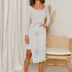 Pia Denim Skirt LIGHT WASH 16 Pia Denim Skirt LIGHT WASH -Heschung shop L4A0587 19024.1597229691