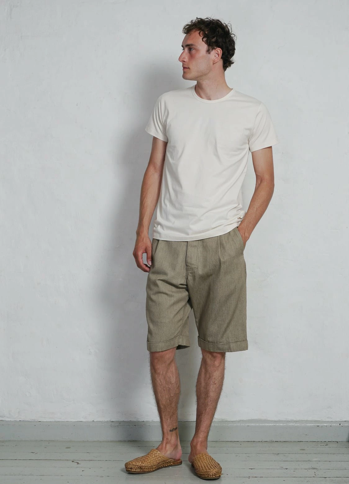 HANSEN GARMENTS BIRK | Single Pleated Shorts | Safari 4 HANSEN GARMENTS BIRK | Single Pleated Shorts | Safari - Image 2