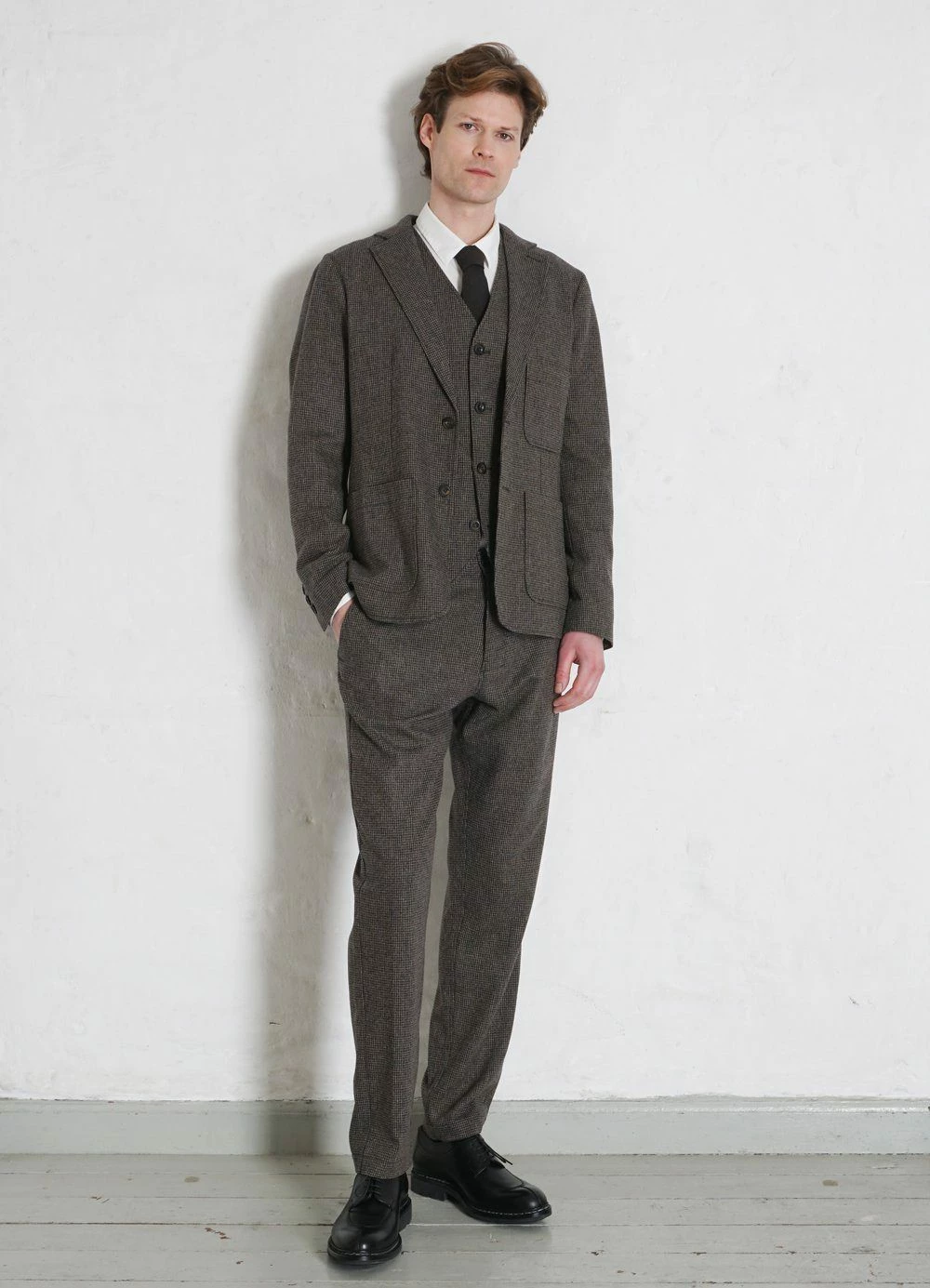HANSEN GARMENTS DANIEL | Classic Waistcoat | Rocks 4 HANSEN GARMENTS DANIEL | Classic Waistcoat | Rocks - Image 2