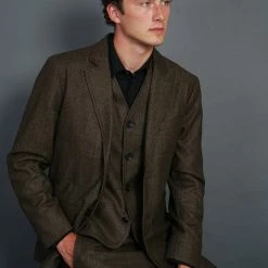 HANSEN GARMENTS DANIEL | Informal 4-button Waistcoat | October 13 HANSEN GARMENTS DANIEL | Informal 4-button Waistcoat | October -Heschung shop daniel informal 4 button waistcoat october 230 313244