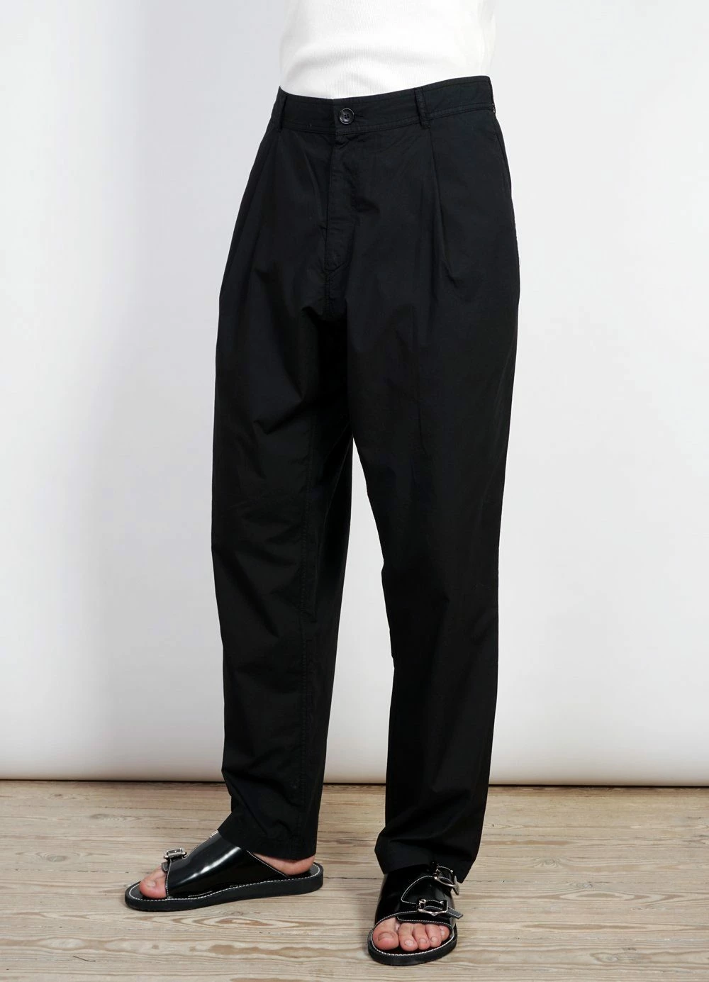 HANSEN GARMENTS EIGIL | Light Wide Cut Summer Trousers | Black 5 HANSEN GARMENTS EIGIL | Light Wide Cut Summer Trousers | Black - Image 3