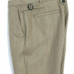 HANSEN GARMENTS FINN | Side Buckle Regular Trousers | Bay Leaf 11 HANSEN GARMENTS FINN | Side Buckle Regular Trousers | Bay Leaf -Heschung shop finn side buckle regular trousers bay leaf hansen garments 949063