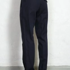 HANSEN GARMENTS FINN | Side Buckle Regular Trousers | Dark Blue -Heschung shop finn side buckle regular trousers dark blue hansen garments 162172