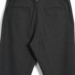 HANSEN GARMENTS FINN | Side Buckle Regular Trousers | Grey Pin 13 HANSEN GARMENTS FINN | Side Buckle Regular Trousers | Grey Pin -Heschung shop finn side buckle regular trousers grey pin hansen garments 287437