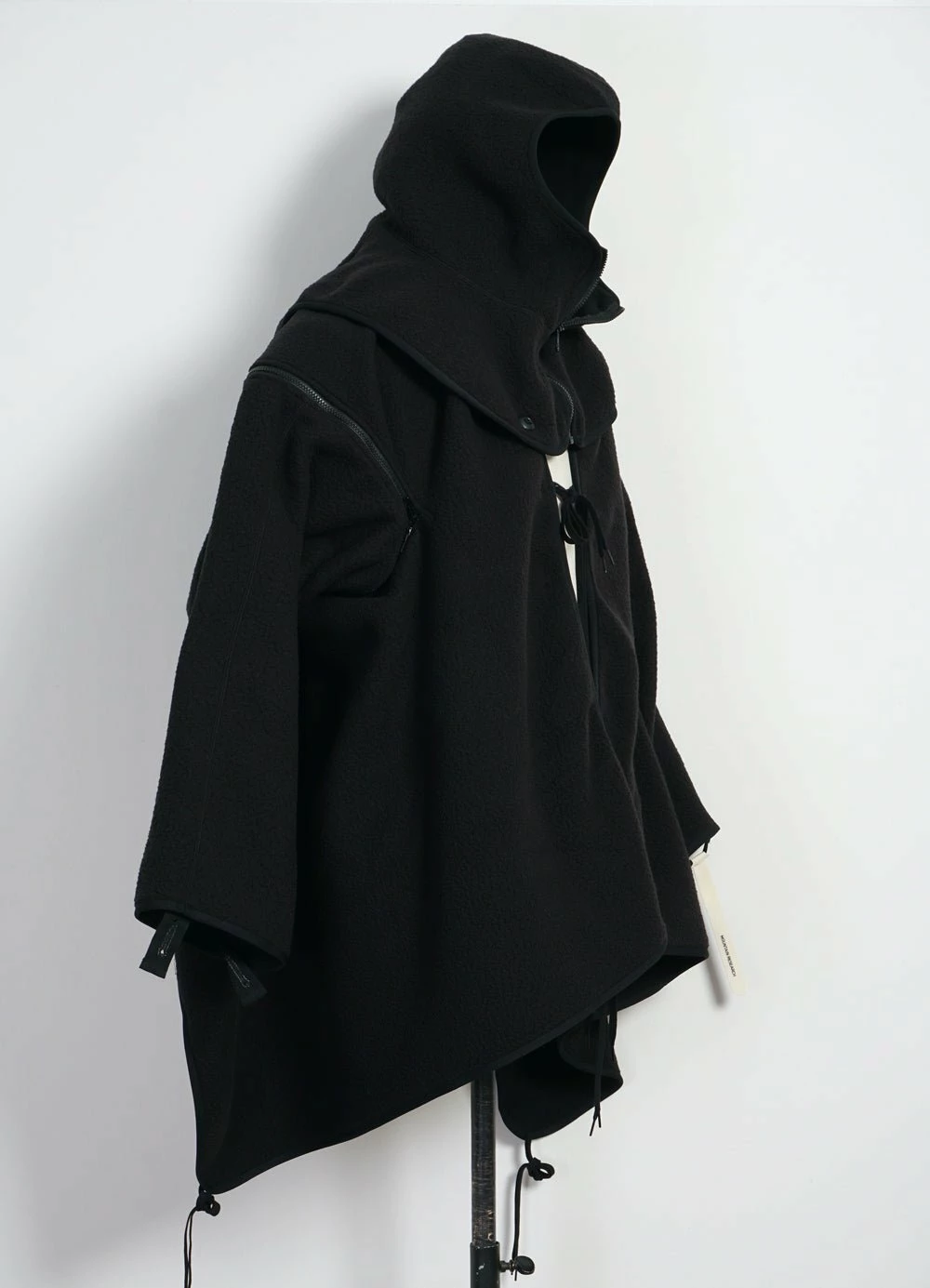 MOUNTAIN RESEARCH FOLKS PONCHO | Black 5 MOUNTAIN RESEARCH FOLKS PONCHO | Black - Image 3