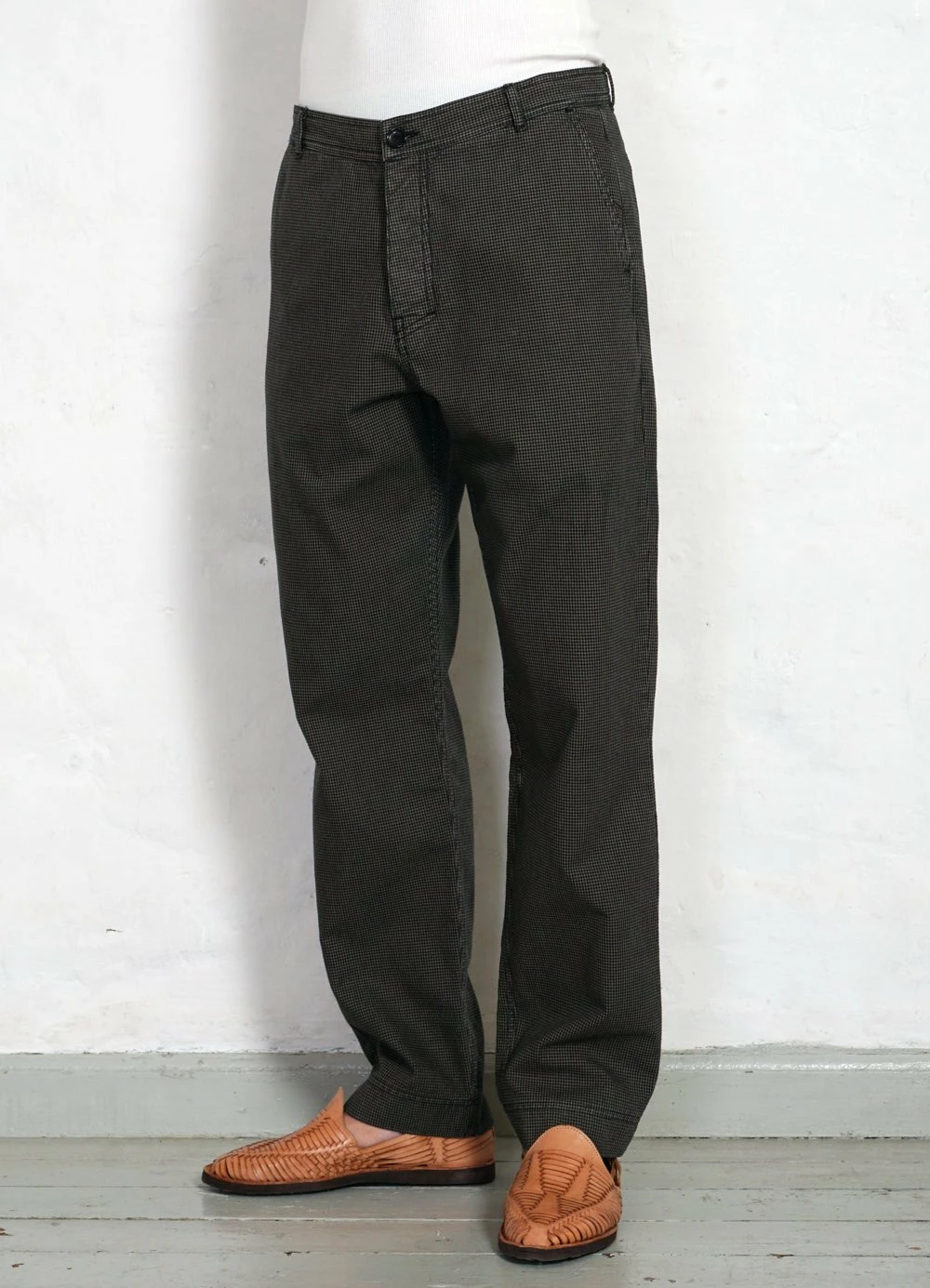 HANSEN GARMENTS KEN | Wide Cut Work Trousers | Black Sand 4 HANSEN GARMENTS KEN | Wide Cut Work Trousers | Black Sand - Image 2