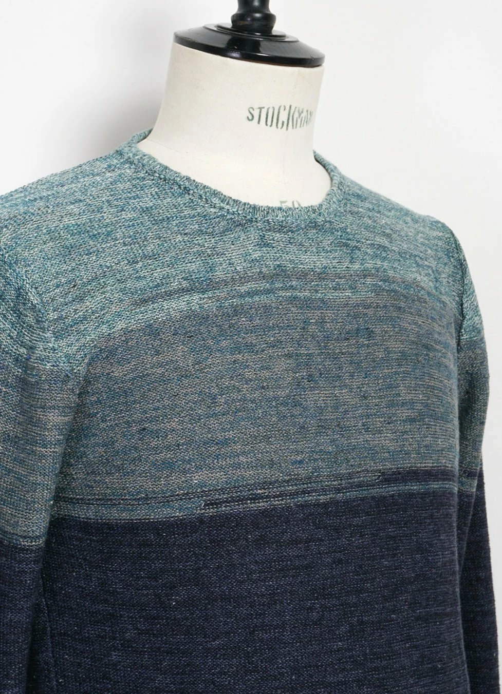 INIS MEÁIN OMBRÉ TUNIC | Linen Landscape Tunic | Sea/Sky 6 INIS MEÁIN OMBRÉ TUNIC | Linen Landscape Tunic | Sea/Sky - Image 4