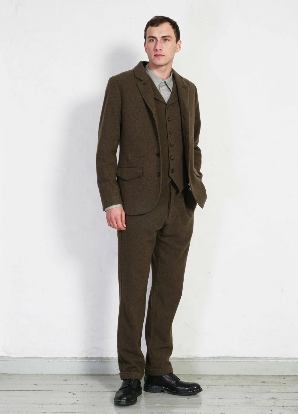 HANSEN GARMENTS RAYMOND | Relaxed Classic Shirt | Khaki 4 HANSEN GARMENTS RAYMOND | Relaxed Classic Shirt | Khaki - Image 2
