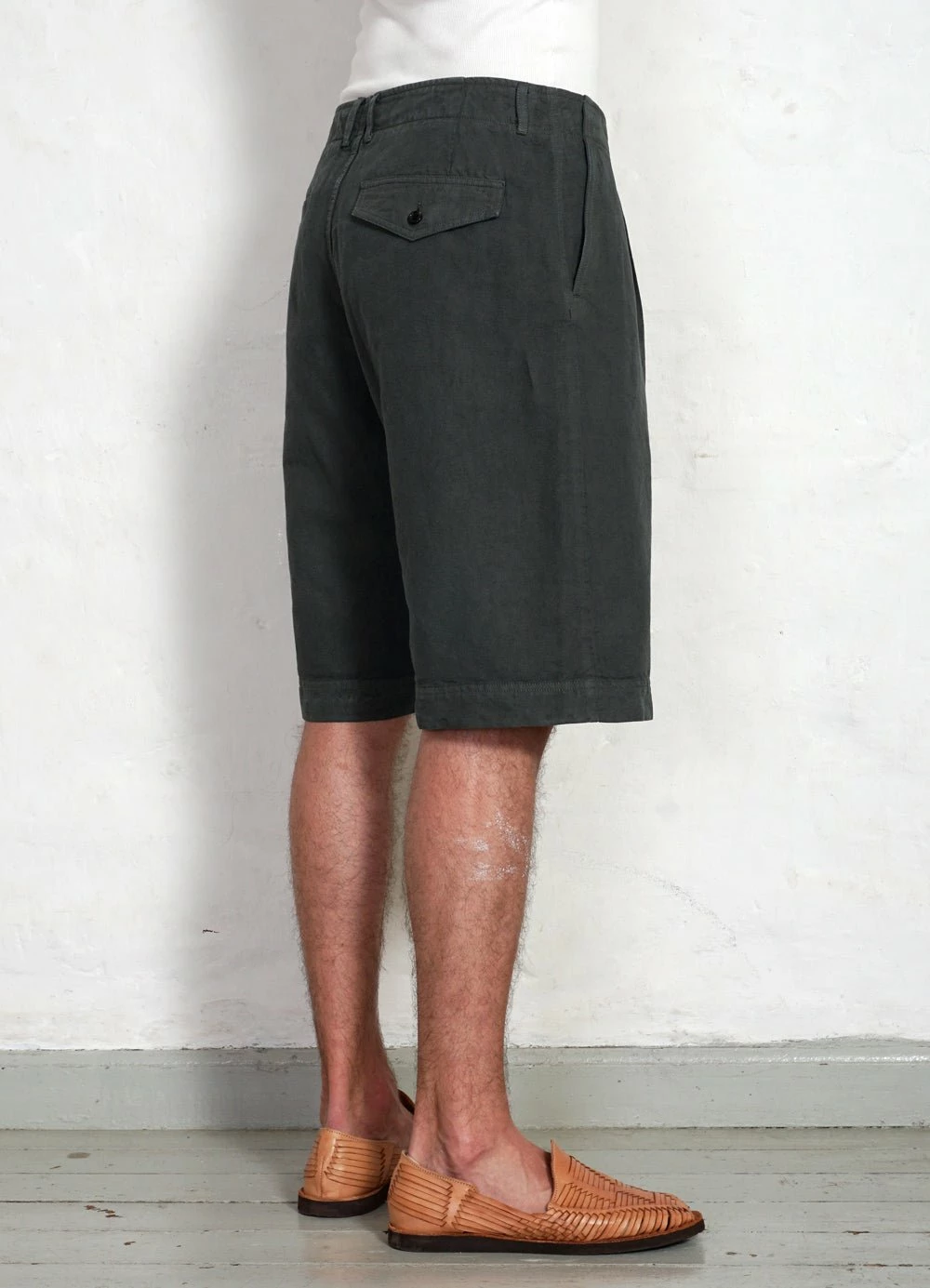 HANSEN GARMENTS ROBIN | Super Wide Pleated Shorts | Oxidized 6 HANSEN GARMENTS ROBIN | Super Wide Pleated Shorts | Oxidized - Image 4