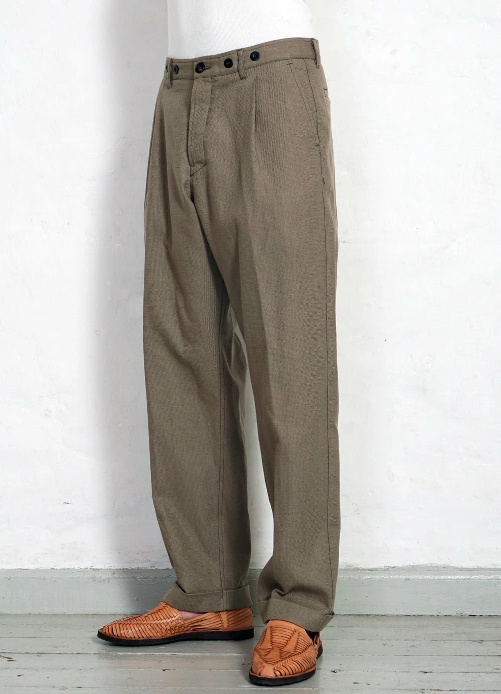 HANSEN GARMENTS SUNE | Pleated Wide Cut Trousers | Bay Leaf 5 HANSEN GARMENTS SUNE | Pleated Wide Cut Trousers | Bay Leaf - Image 3