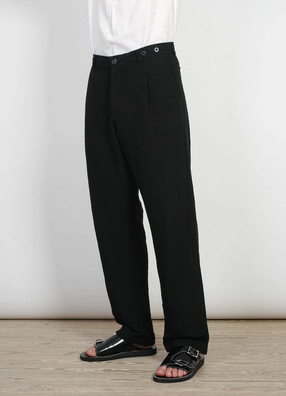 HANSEN GARMENTS SUNE | Pleated Wide Cut Trousers | Black 5 HANSEN GARMENTS SUNE | Pleated Wide Cut Trousers | Black - Image 3