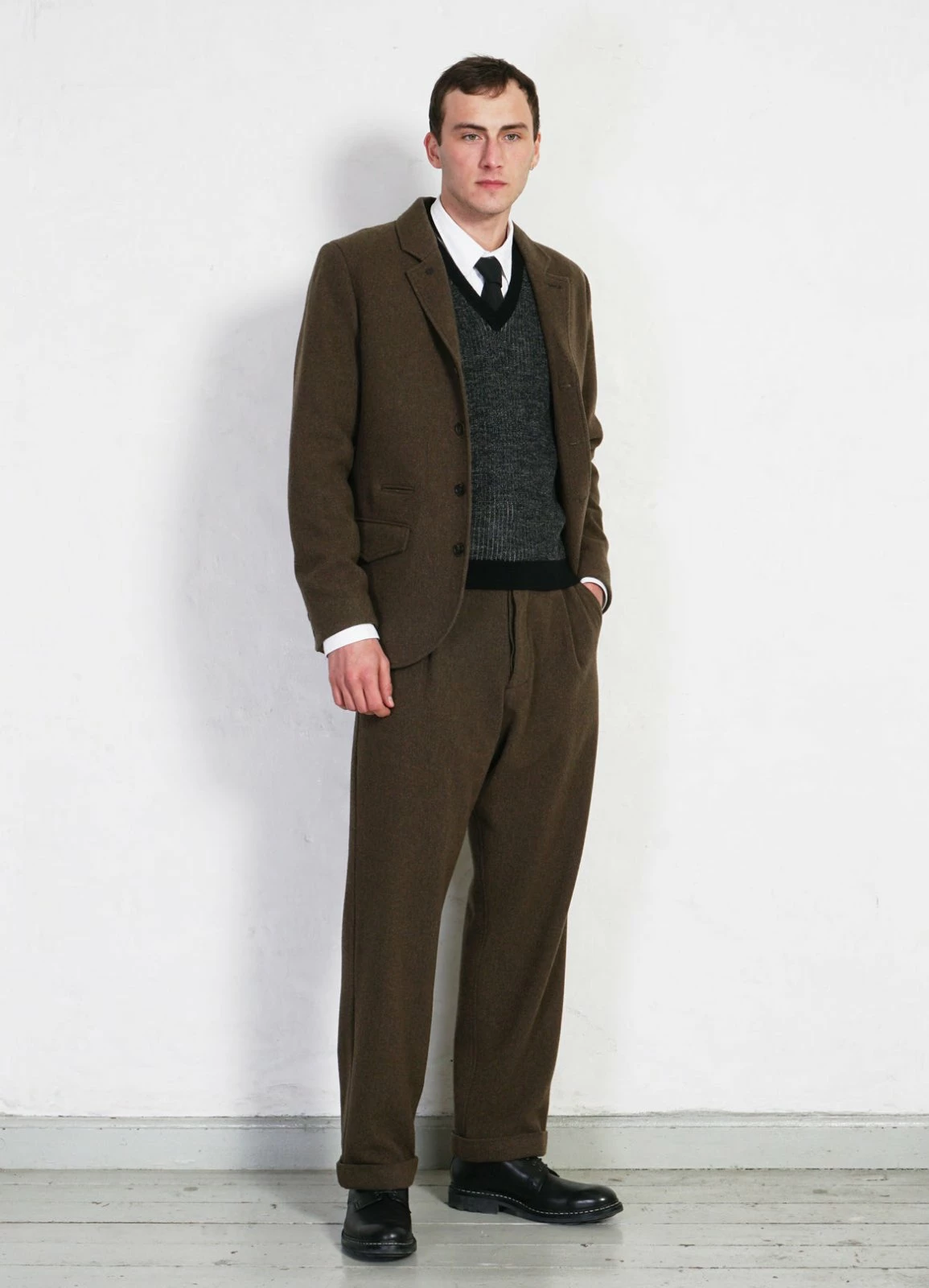 HANSEN GARMENTS SUNE | Pleated Wide Cut Trousers | Brown Herringbone 5 HANSEN GARMENTS SUNE | Pleated Wide Cut Trousers | Brown Herringbone - Image 3