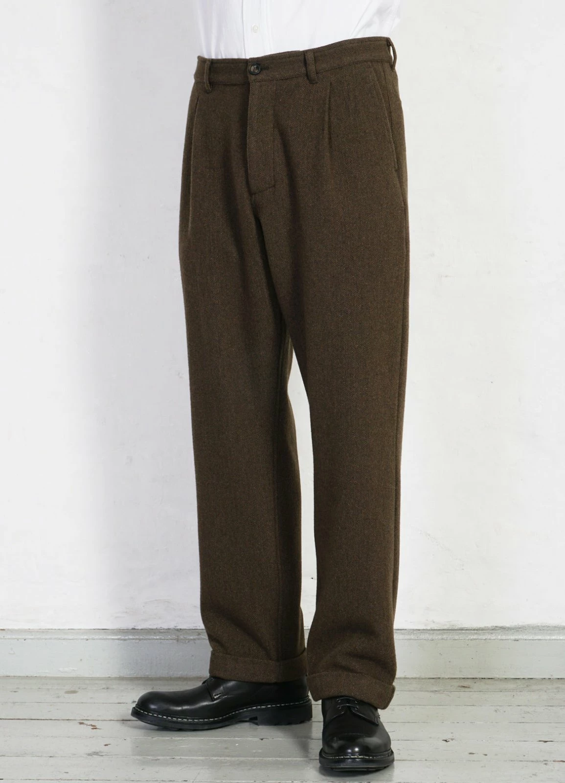 HANSEN GARMENTS SUNE | Pleated Wide Cut Trousers | Brown Herringbone 11 HANSEN GARMENTS SUNE | Pleated Wide Cut Trousers | Brown Herringbone - Image 9