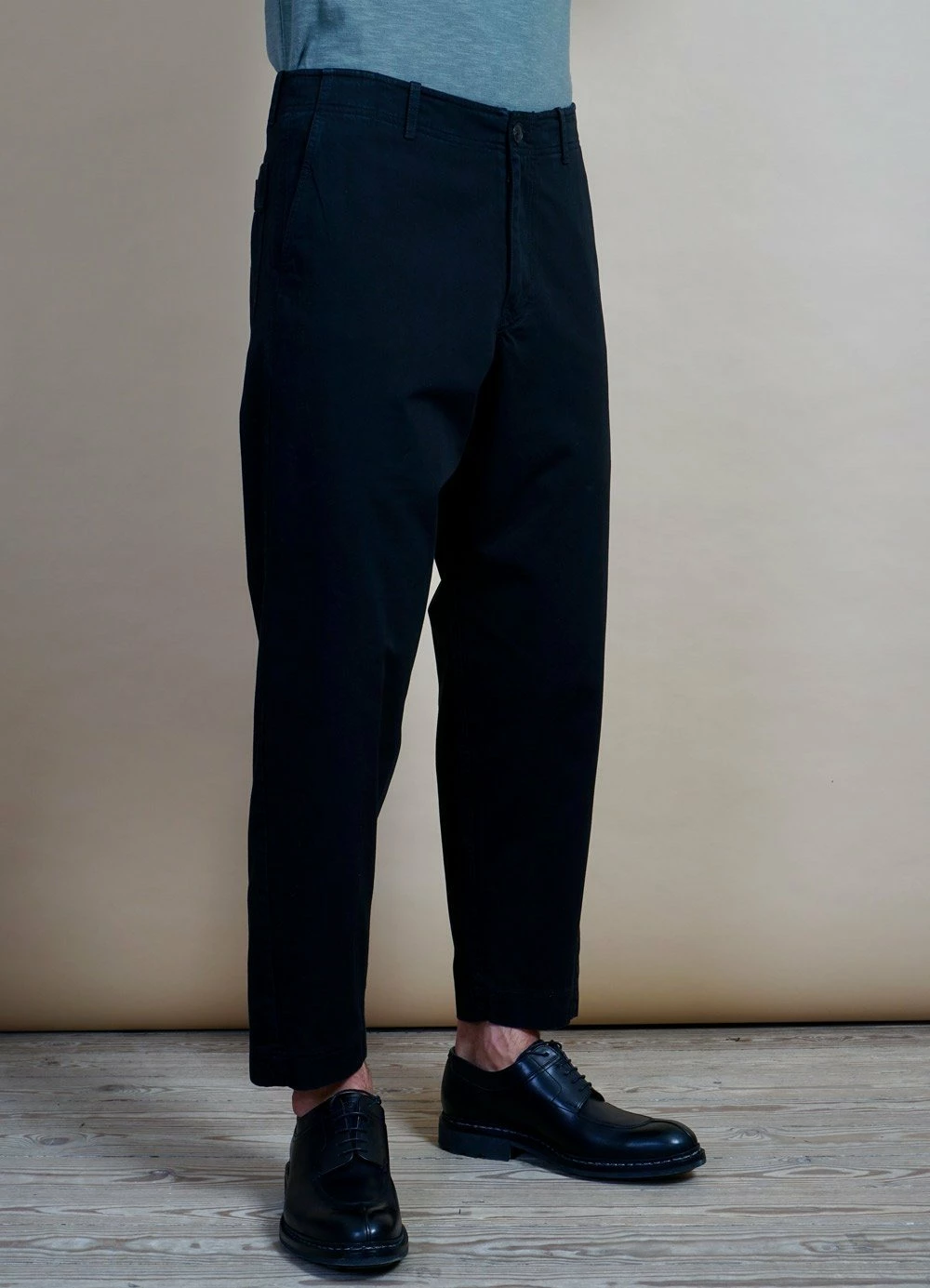 HANSEN GARMENTS TRYGVE | Wide Cut Cropped Trousers | Black 4 HANSEN GARMENTS TRYGVE | Wide Cut Cropped Trousers | Black - Image 2