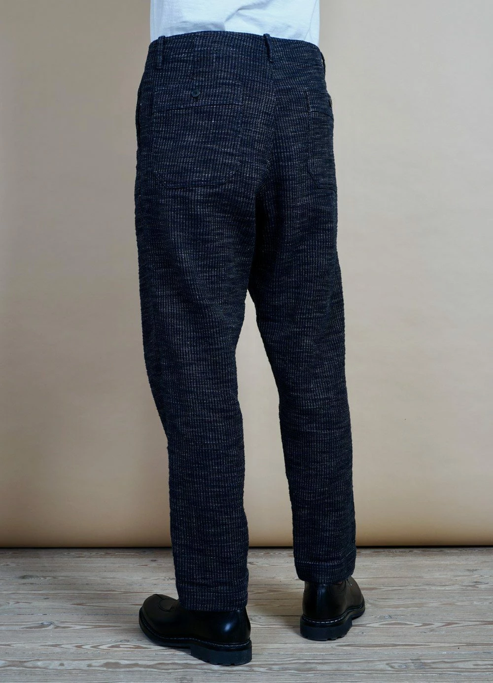 HANSEN GARMENTS TRYGVE | Wide Cut Cropped Trousers | Black Hemp 6 HANSEN GARMENTS TRYGVE | Wide Cut Cropped Trousers | Black Hemp - Image 4