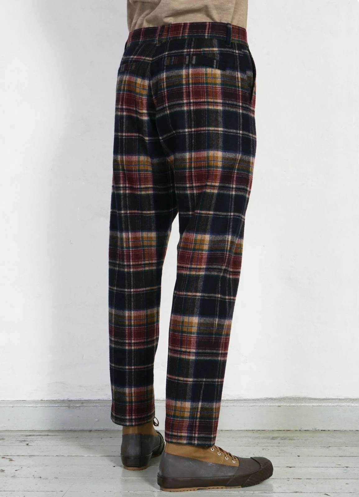 HANSEN GARMENTS TYGE | Wide Cut Cropped Trousers | Multi Colour Check 12 HANSEN GARMENTS TYGE | Wide Cut Cropped Trousers | Multi Colour Check - Image 10